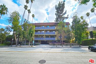 Building Photo - 382 E California Blvd