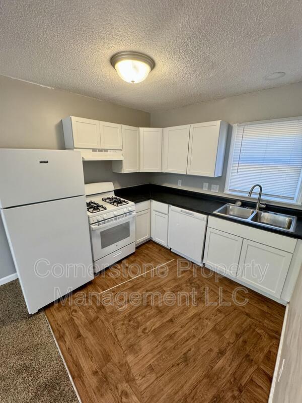 Foto del edificio - 8170 Oak Dr