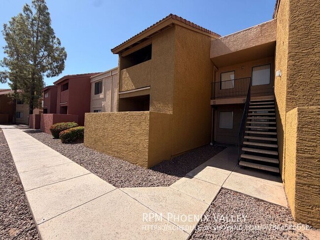 Foto del edificio - 825 S River Dr