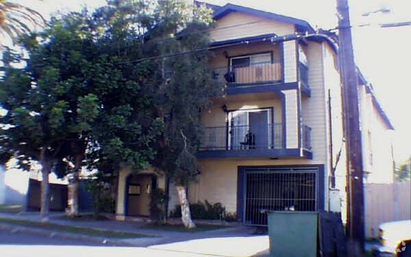 Foto del edificio - 2934 E 11th St