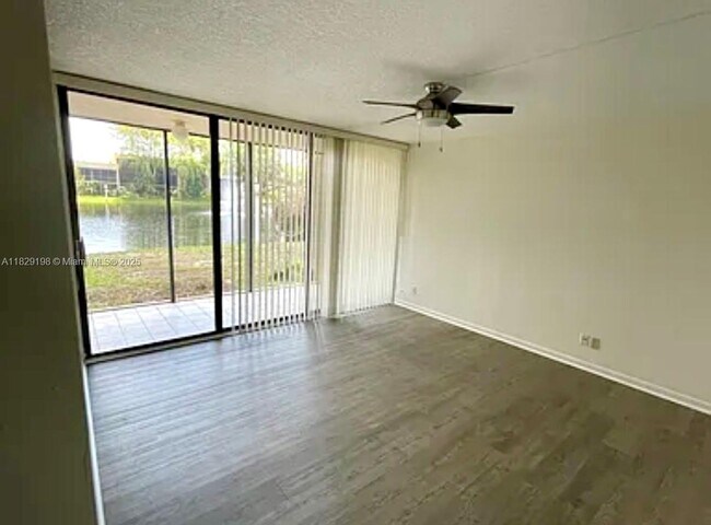 Foto del edificio - 2941 SW 87th Ave