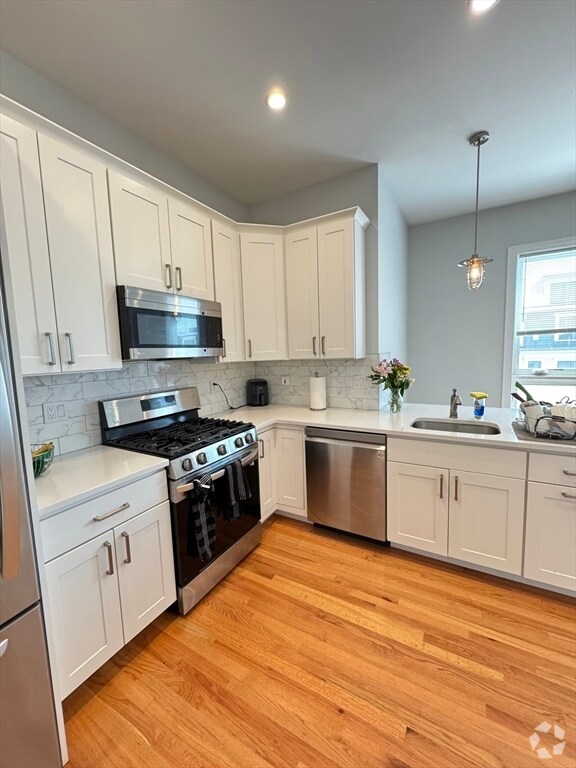 Building Photo - 353 Dorchester St