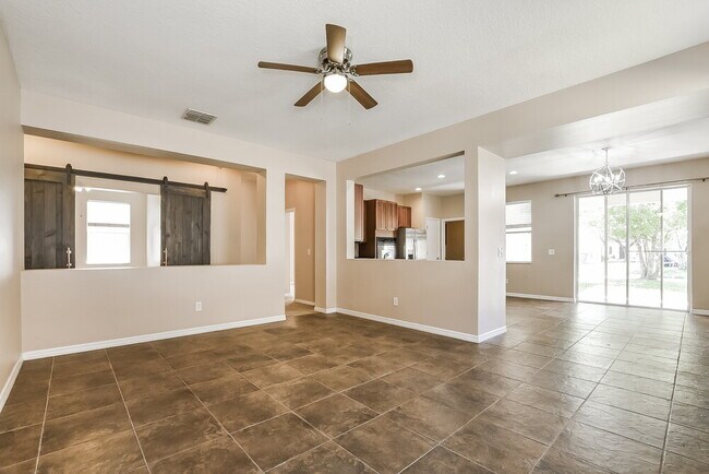 Building Photo - 2302 Abey Blanco Dr