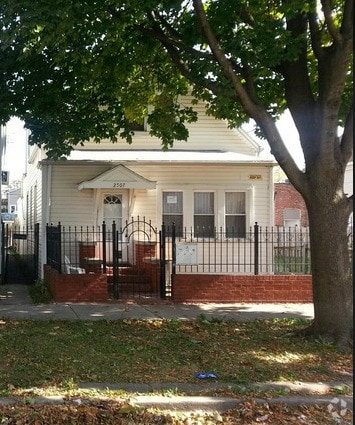 Building Photo - 2507 N LOTUS Ave