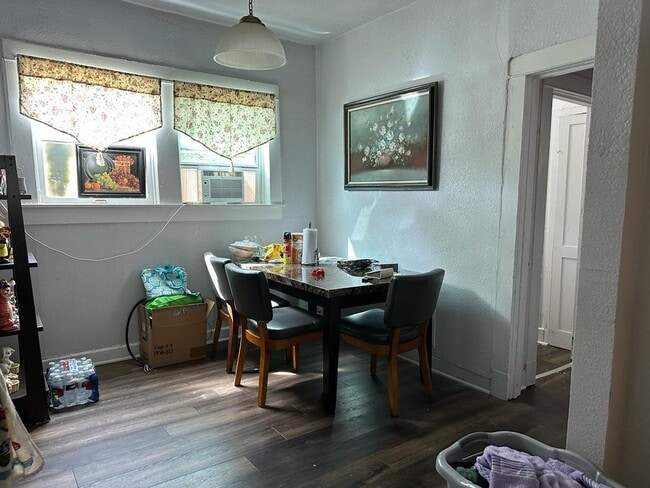 Building Photo - 541 Hammond Ave