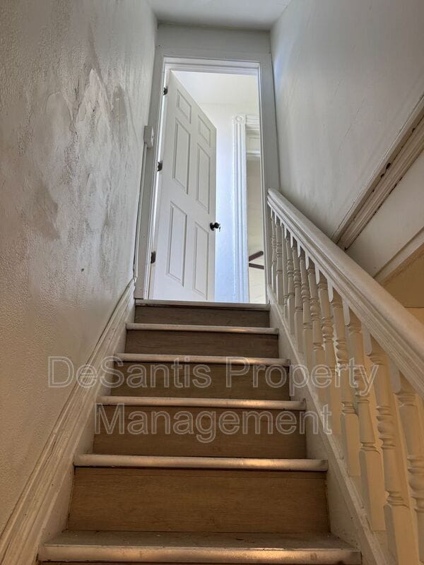 Building Photo - 540 W 7th Ave