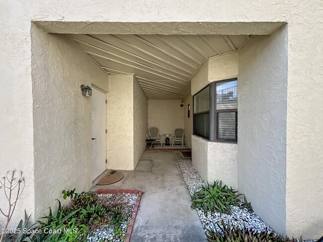 Building Photo - 176 Seawind Dr