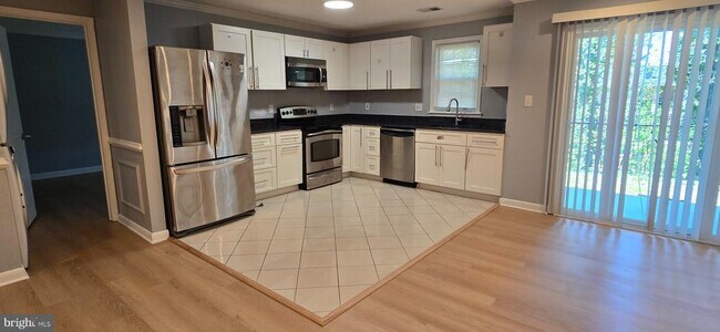 Foto del edificio - 8831 Rusland Ct