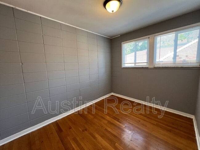 Foto del edificio - 7638 Dale Ave