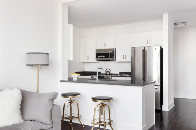 Foto del edificio - 60 Bay St