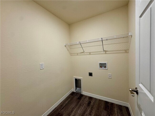 Foto del edificio - 3029 Mockingbird Rd