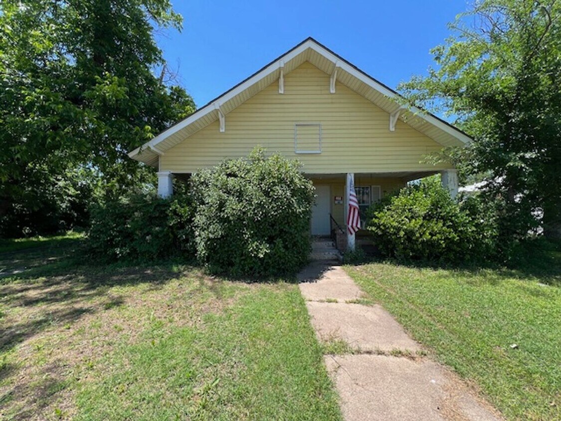 Primary Photo - 408 ARCH ST - BAIRD, TX