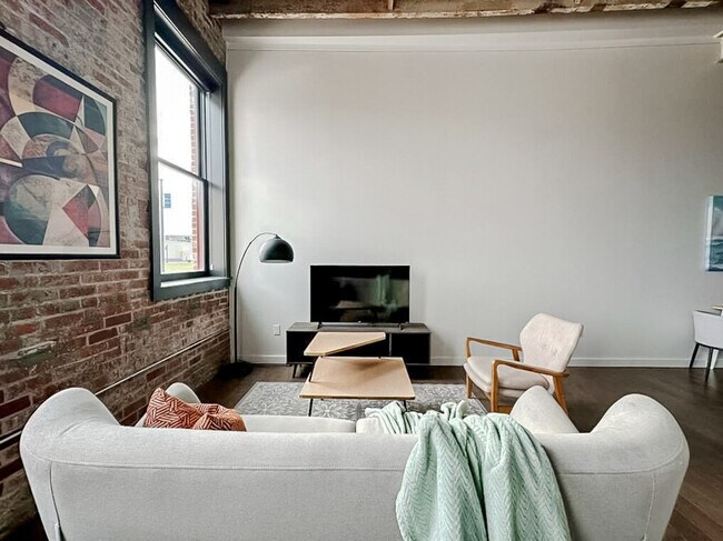 Foto del edificio - 403 W 4th St N