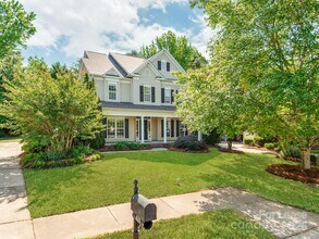 Building Photo - 533 Montgrove Pl NW