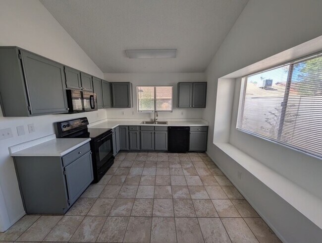 Foto del edificio - 7340 W Tuckey Ln