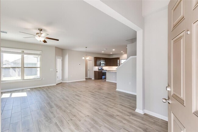 Building Photo - 821 Falkland Trace