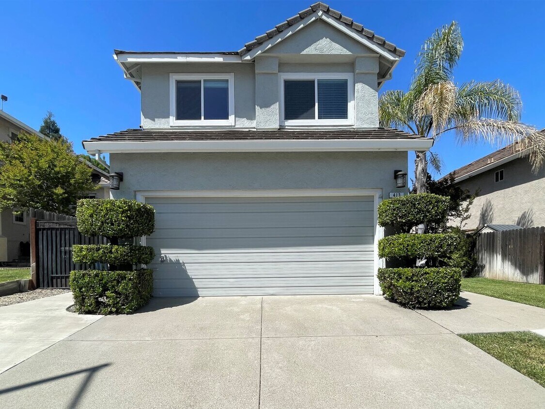 413 Rolling Oak Dr House Rental in Vacaville, CA