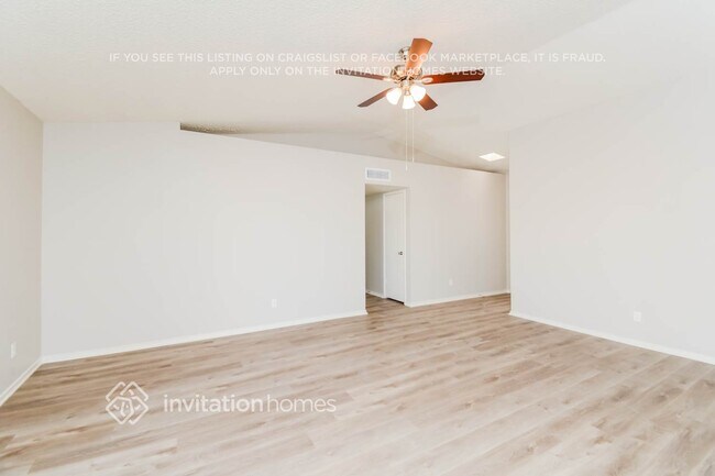 Foto del edificio - 11102 W Glenrosa Ave