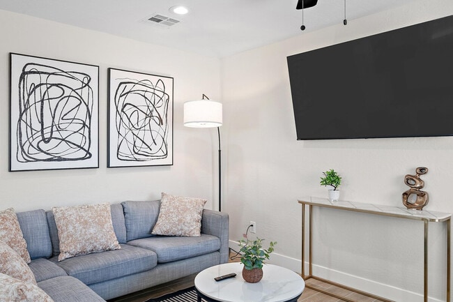 Building Photo - 1732 E Elwood St