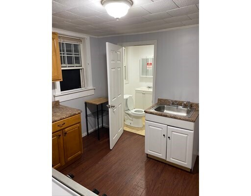 Primary Photo - 102 Endicott St