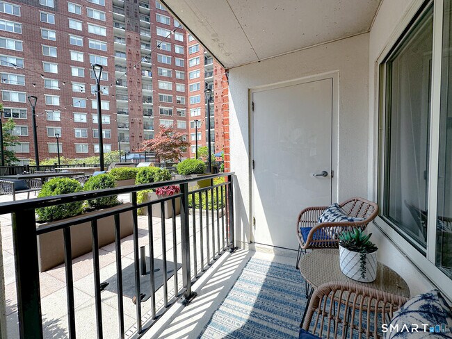 Foto del edificio - 52 Forest St