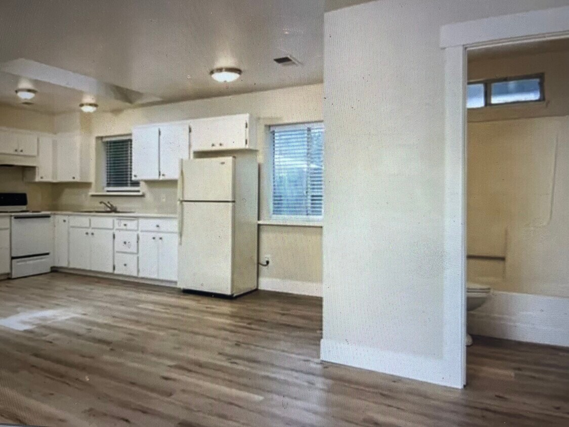 1134 W 5th St, Chico, CA 95928 House Rental in Chico, CA