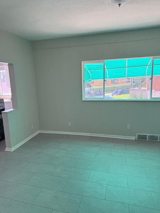 Foto del edificio - 2050 Monongahela Ave