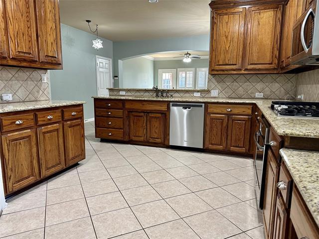 Building Photo - 2305 Falls View Dr