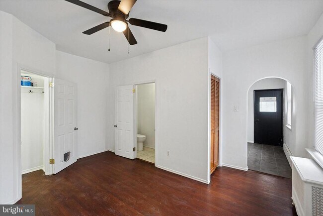 Foto del edificio - 4489 Livingston St