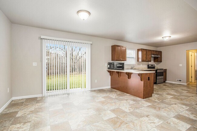 Foto del edificio - Immediate Occupancy with Outstanding Pricing