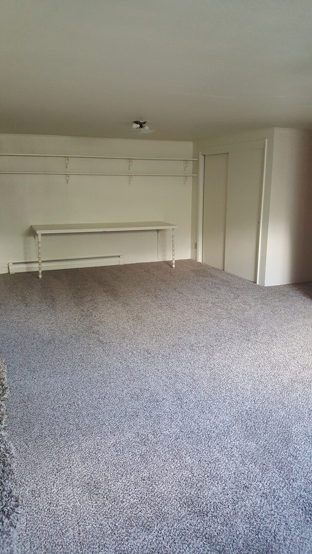Building Photo - Remodeled 3 BR 2 Bath Greeley Home