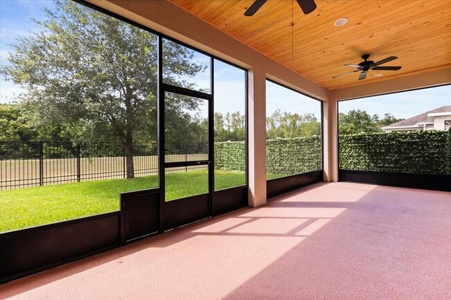 Building Photo - 1046 Grand Hilltop Dr