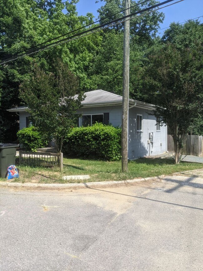 Foto del edificio - 105 W Longview St