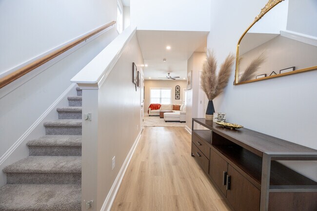 Foto del edificio - 328 Peeler Cir