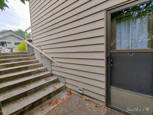 Photo - Adorable Maple Leaf ADU with Private Entrance- 2 Bedroom\1 Bathroom House