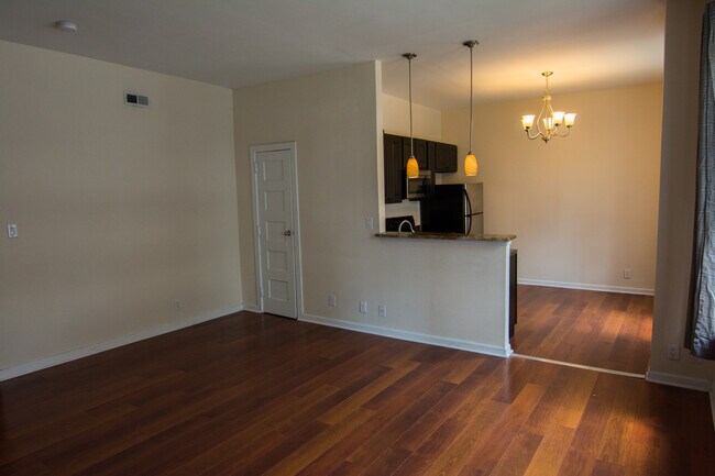 Foto del edificio - Indy Downtown Colonial Apartments