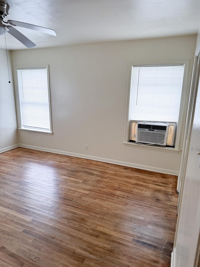 Building Photo - 1203 Batts St