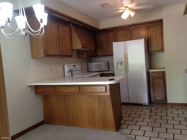 Building Photo - 2 br, 2 bath  - 47 Crown Pt