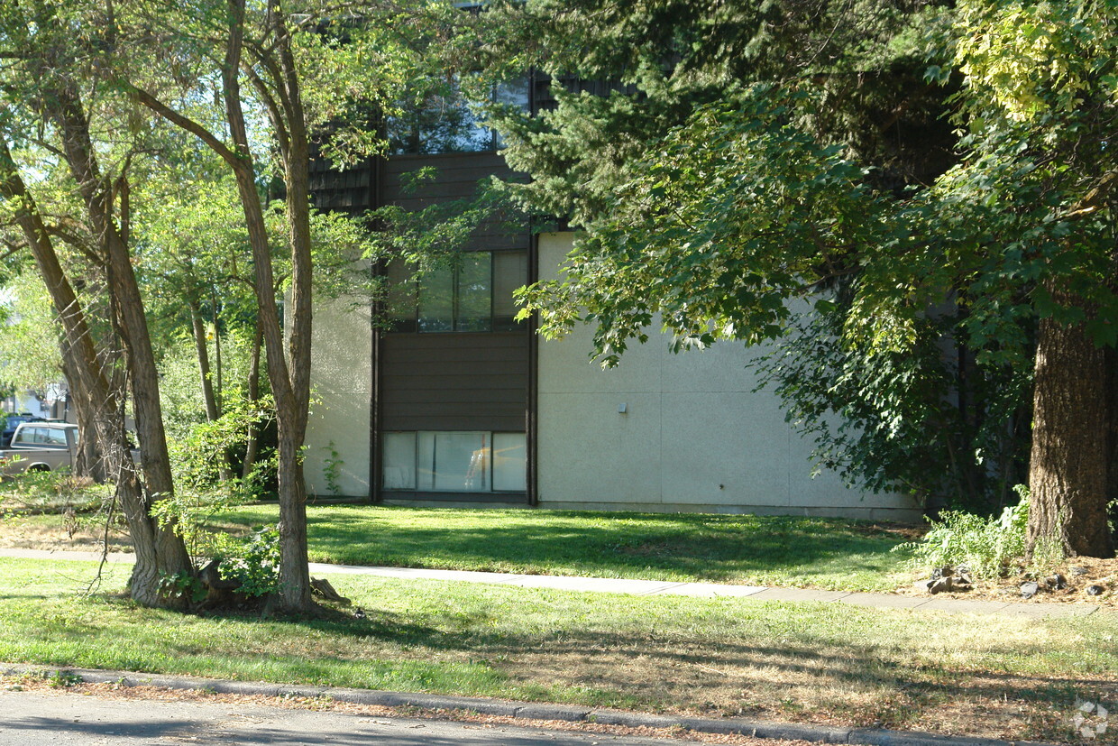 Building Photo - 503 E Sinto Ave