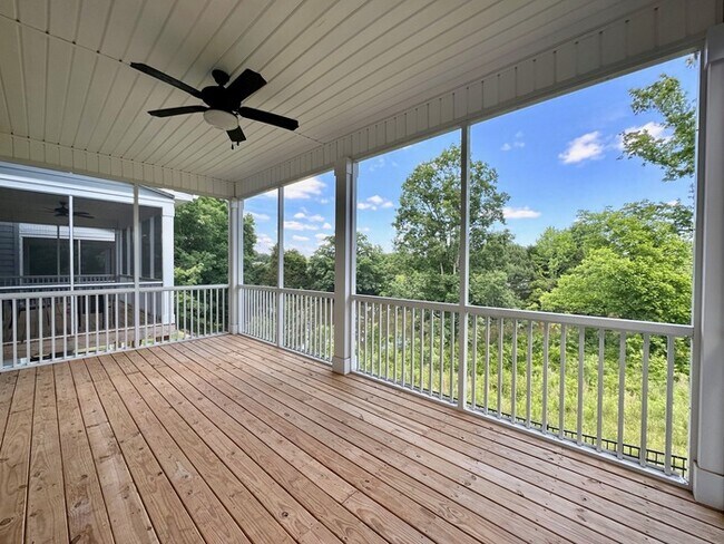 Photo - Beautiful Townhome with 3 bedrooms, three ...