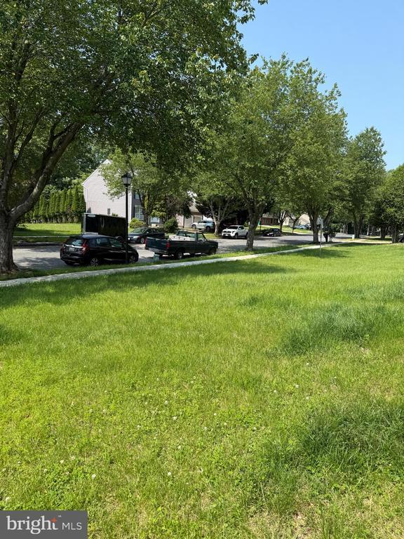 Foto del edificio - 7719 Willow Hill Dr