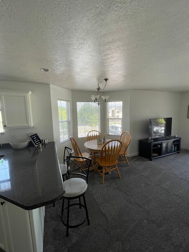 Building Photo - 3932 W Romney Park Dr