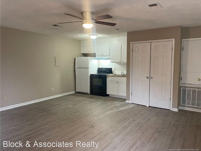 Building Photo - 2 br, 1 bath House - 1919 Sapona Road #4