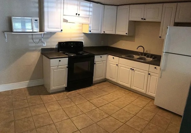 Building Photo - 525 26th St