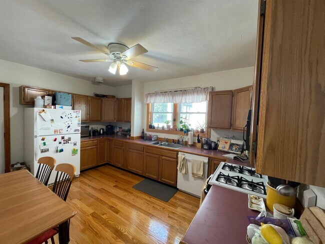 Building Photo - 41 Ossipee Rd