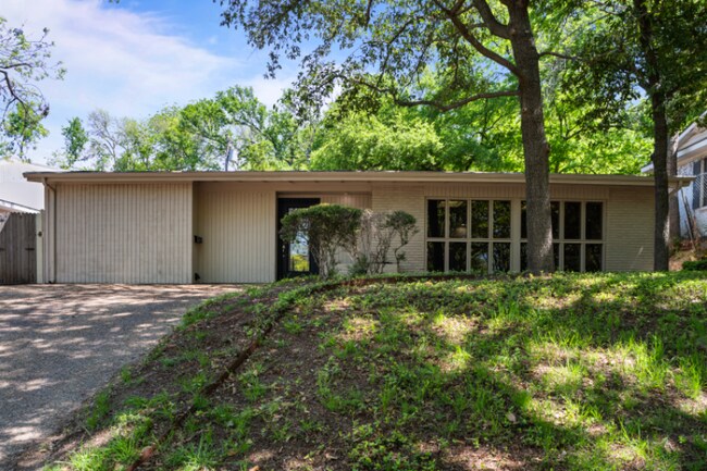 Foto del edificio - 1034 Tipperary Dr