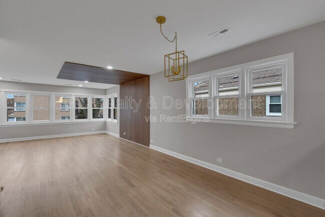 Foto del edificio - 6304 N Troy St