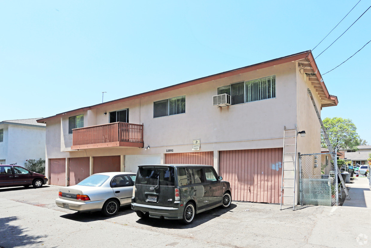 Building Photo - Laguna Apartments