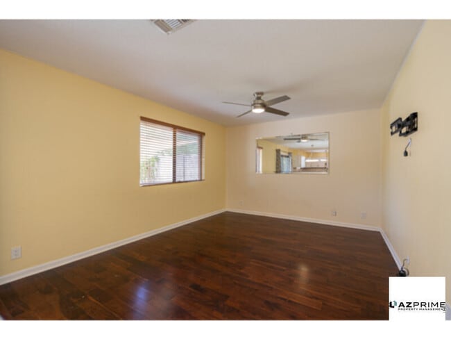 Building Photo - Fountain Hills Beauty - Stylish 3/2.5 Retr...