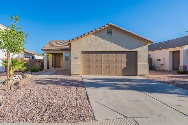 Building Photo - Move right in to your dream home!